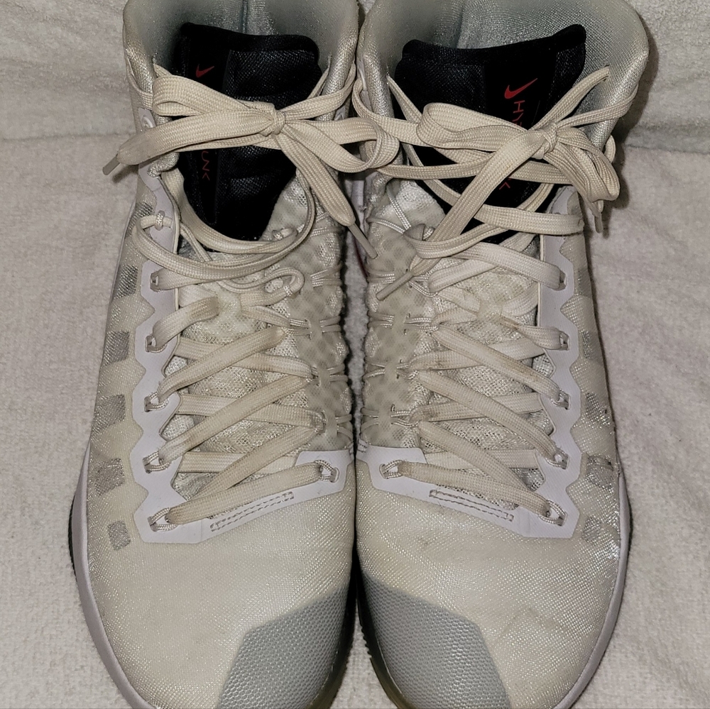 NIKE Women's size 9.5 white/red high top Basketball Shoes - Picture 4 of 15